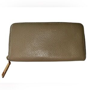 Marc Jacobs Pebbled Leather Zip-Around Wallet – Taupe/Beige